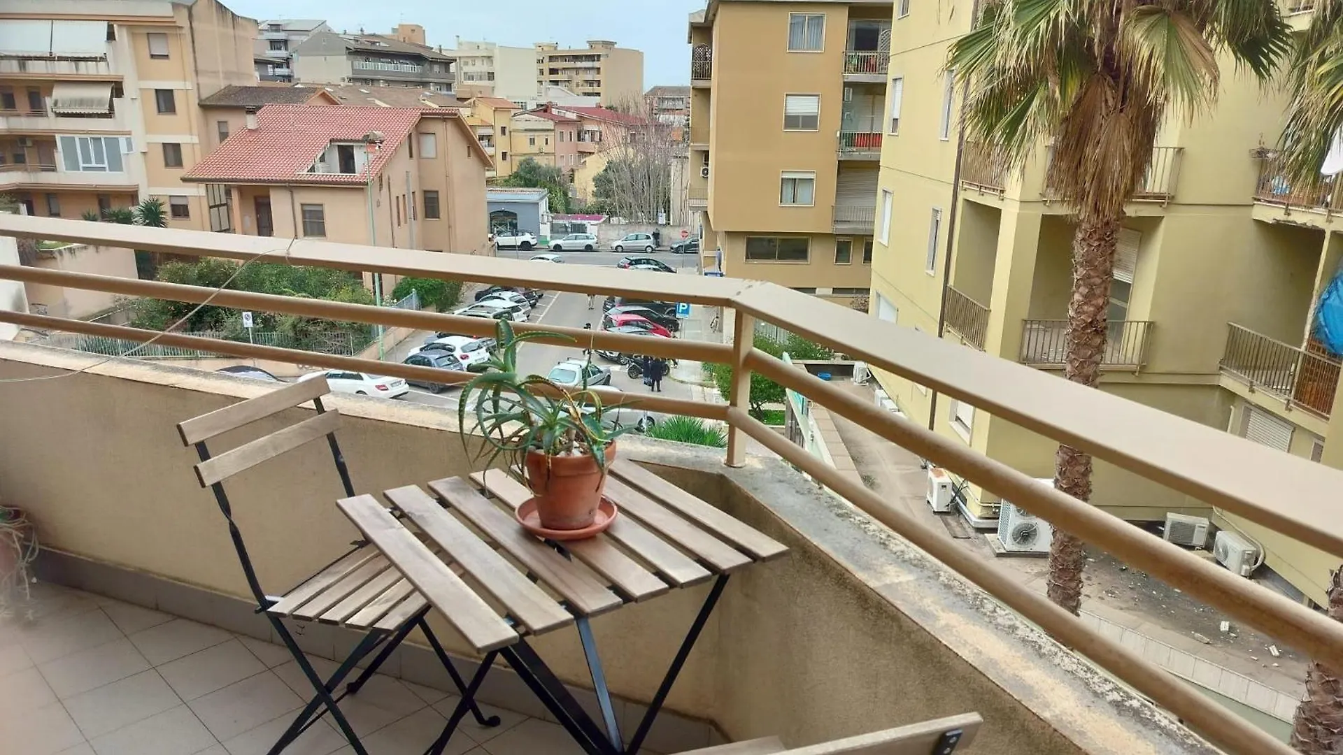 Apartment With Private Parking Spot In Oristano'S City Center Itálie