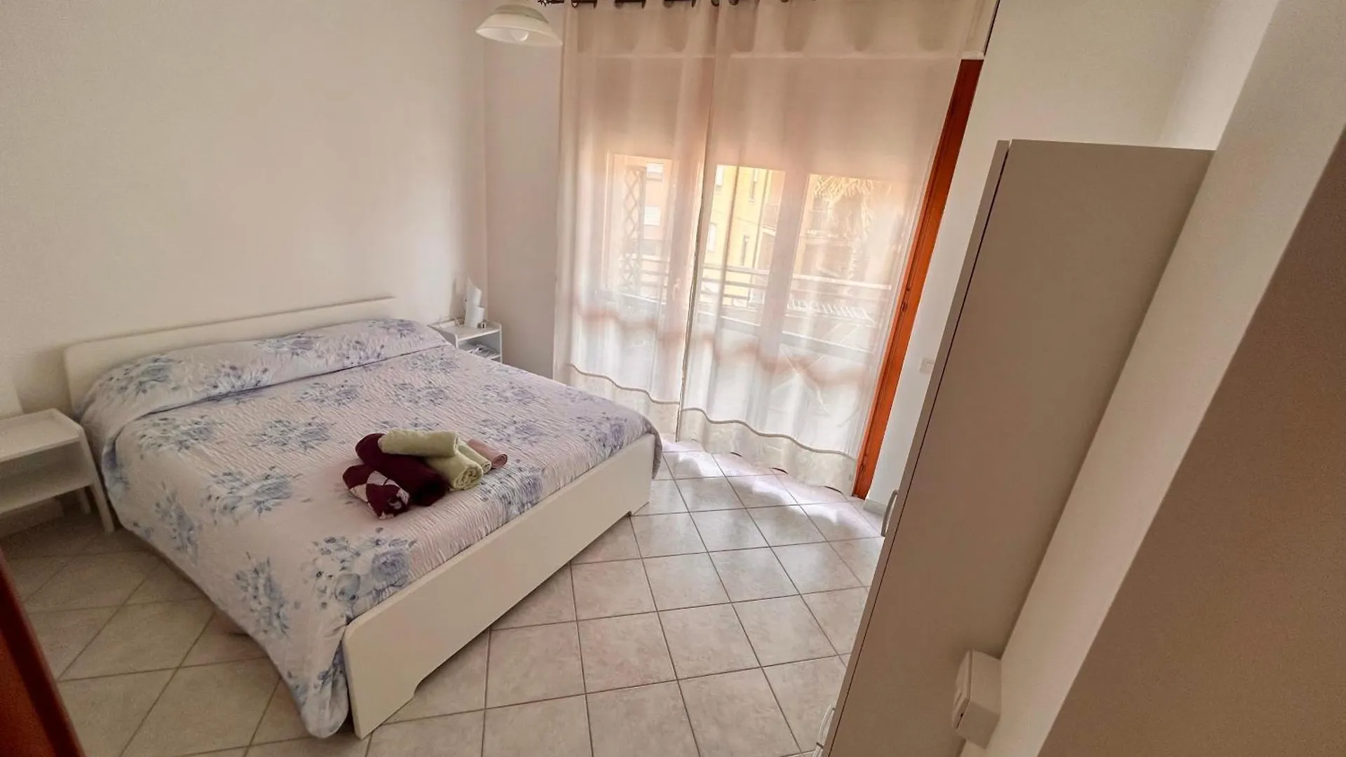 Apartment With Private Parking Spot In Oristano'S City Center