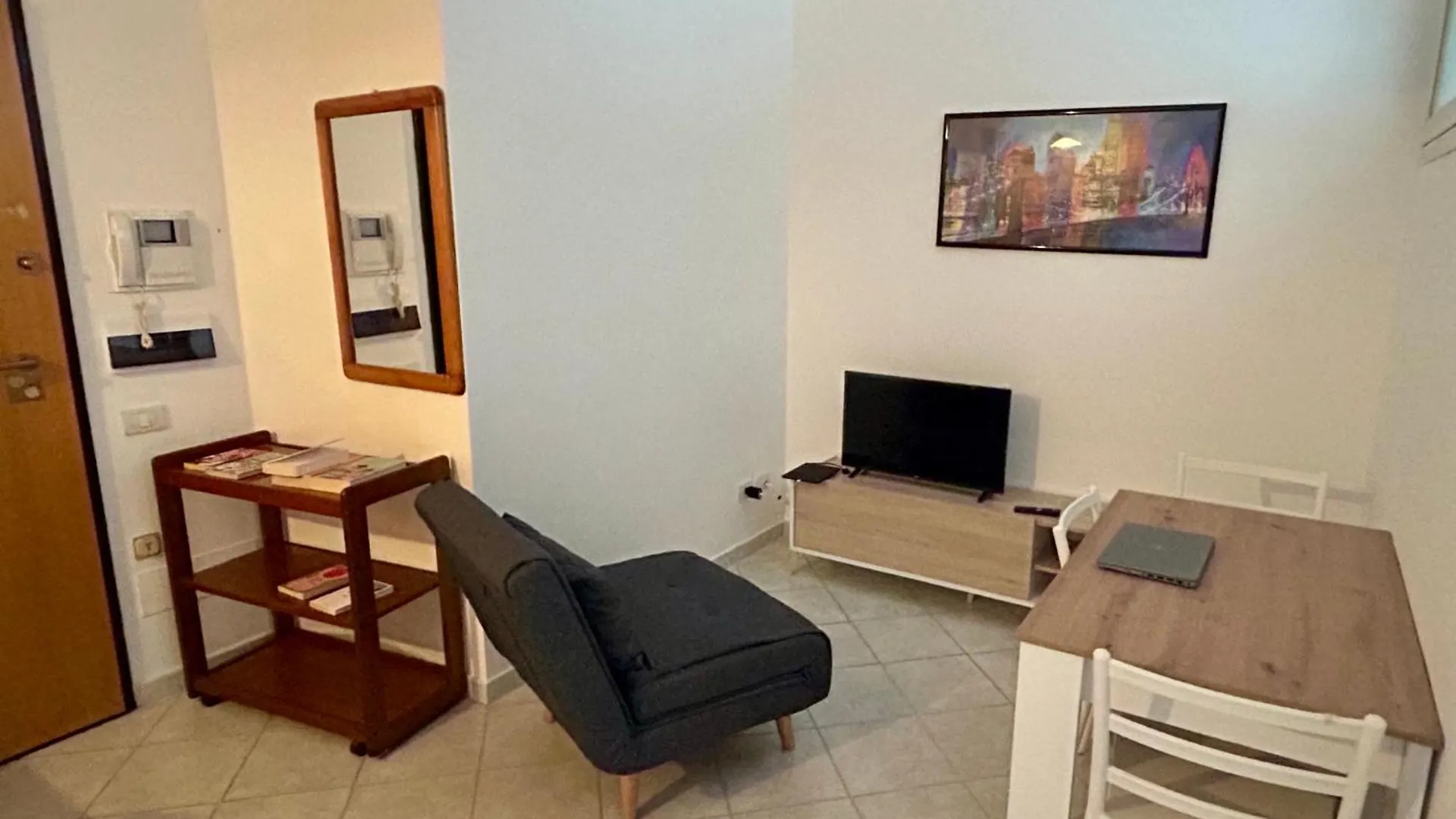 Apartment With Private Parking Spot In Oristano'S City Center